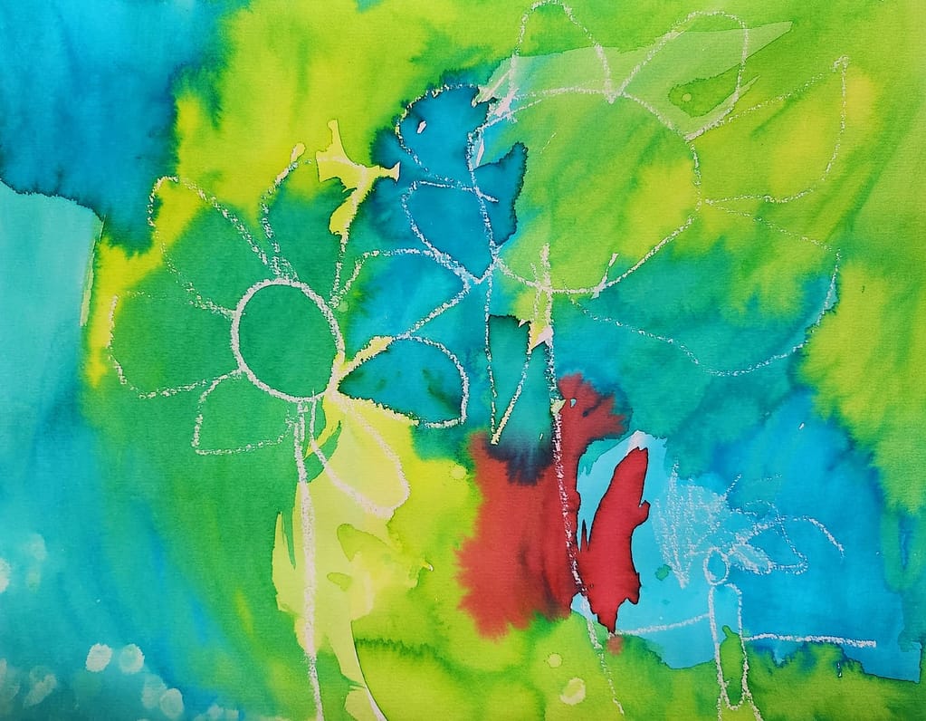 Peinture colorée représentant des fleurs réalisées avec la technique de la craie grasse et de l'encre